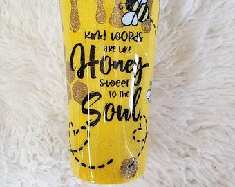 Bumble Bee Tumbler, Bee Tumbler Ideas, Bee Decorations, Bee Tumbler, Bee Decor, Sweet Soul, Diy Tumblers, Diy Crafts For Home Decor, Honey Bee