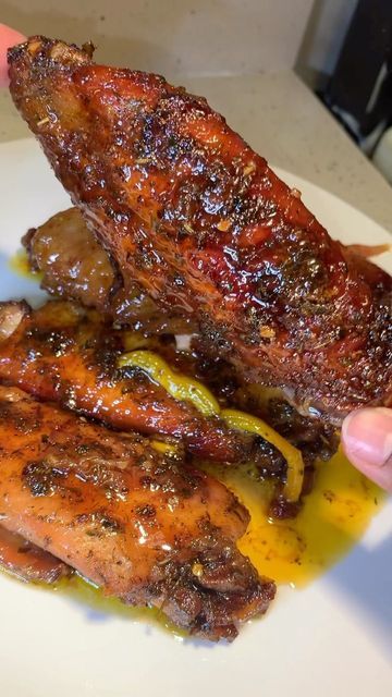 Turkey Leg Recipes, Cooking Soul Food, Baked Turkey Wings, Pork Loin Roast Recipes, Easy To Cook Meals, Turkey Wings, Soul Food Dinner, Baked Turkey, Turkey Dishes