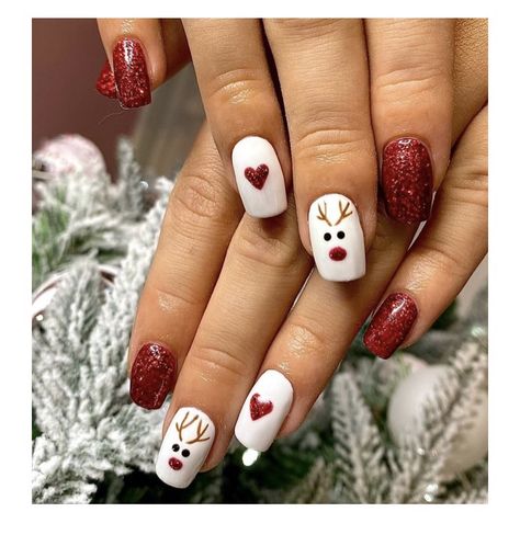 Cute Small Christmas Nails, Christmas Manicure Ideas For Short Nails, Grinch Nail Designs, Nailart Winter, Nail Ideas Christmas, Nails Acrylic Christmas, Green Christmas Nails, Nail Designs Christmas, Nail Art Christmas