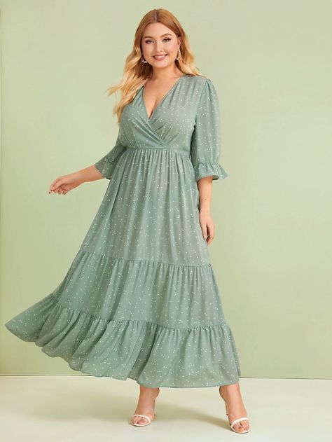 Plus Crinkle Hem Fit and Flare Heart Print Dress | SHEIN USA Dress Crinkle, Trendy Maxi Dresses, Heart Print Dress, Deep V Neck Dress, Moda Jeans, Plus Size Clothes, Plus Size Maxi Dresses, Plus Sized, Moda Plus