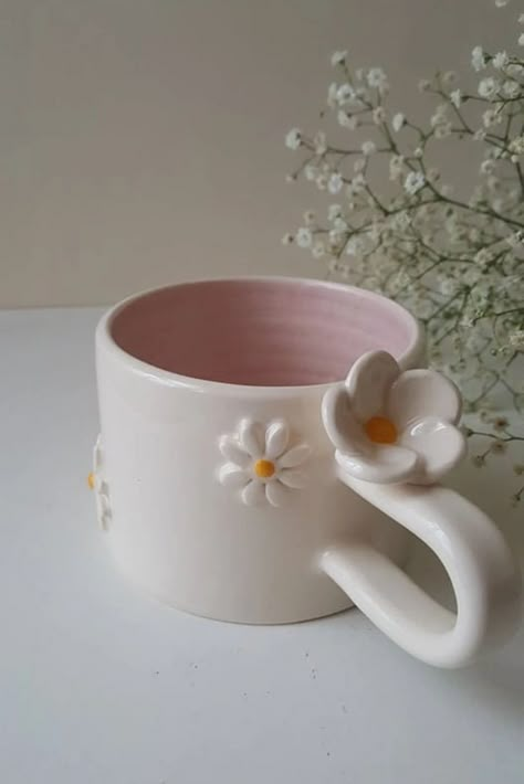 Clay Mugs Handmade, Handmade Mugs Pottery, Diy Pottery Painting, Mug Pottery, Diy Mugs, Mug Ideas, Pretty Mugs, Tanah Liat, Pottery Inspo