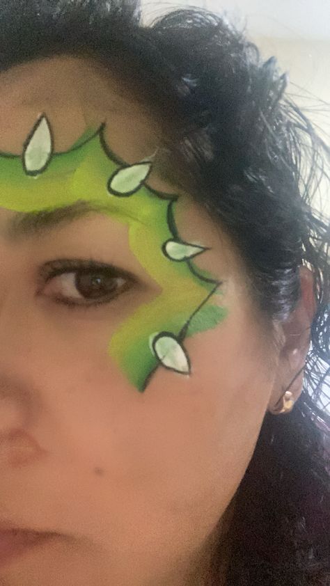 Dinosaur Eye Makeup, Dinosaur Makeup, Facepaint, Easy Kids, Face Painting, Halloween Makeup, Eye Makeup, Halloween, Makeup