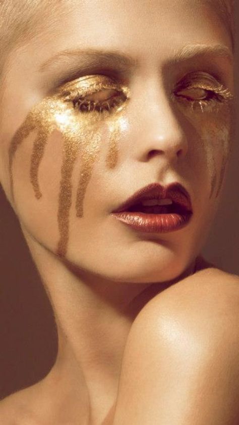 Gold tears. AFI beautiful thieves concept Editorial Make-up, Fantasy Make-up, Make Up Gold, Gold Costume, Avant Garde Makeup, Photoshoot Makeup, Gold Makeup, Sfx Makeup, Trendy Makeup