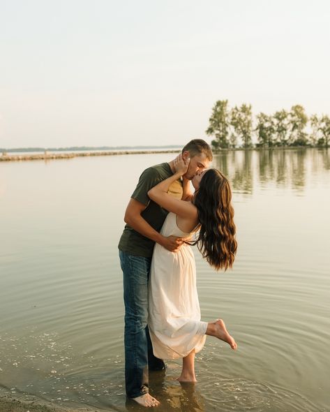 sunset engagement by the lake with kate + trey 🌅 Couple Lake Pictures, Lake Couple Photoshoot, Lake Engagement Pictures, Fall Couple Photos, Lake Engagement Photos, Fall Couple, Engagement Picture Outfits, Lake Engagement, Couples Pictures