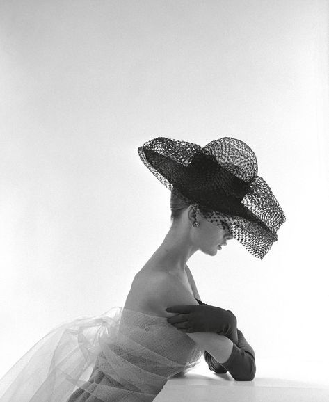 Jean Shrimpton, Black And White Photograph, Vintage Glamour, Mode Vintage, Vintage Beauty, Audrey Hepburn, White Fashion, White Photography, Hats Vintage