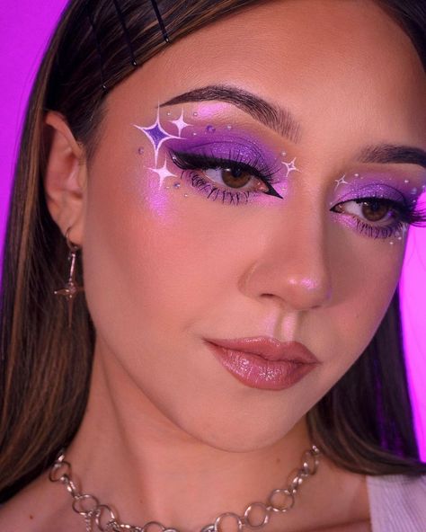 Purple Rave Makeup Looks, Purple Rave Makeup, Artistry Makeup Looks, Pink And Purple Makeup Looks, Makeup Morado, Purple Makeup Looks, Pony Makeup, Makeup Ojos, Purple Eye Makeup