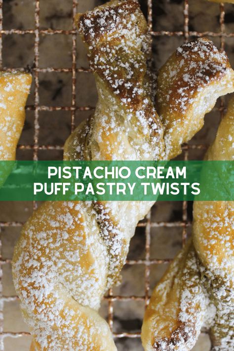 Pistachio Recipes Healthy, Cream Puff Pastry, Pastry Twists, Puff Pastry Twists, Puff Dessert, Pistachio Dessert, Puff Pastry Cream Puffs, Pistachio Recipes, Light Dessert