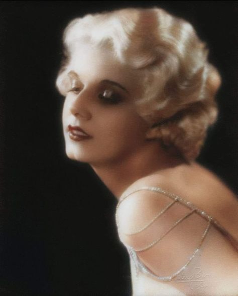 Jean Harlow💗 & Marlene Dietrich���💗 forever in our hearts | Jean Harlow ✨️ "Hells Angels " Jean Harlow Makeup, Gene Harlow, Old Hollywood Actresses, Classic Cinema, Forever In Our Hearts, Jean Harlow, Marlene Dietrich, By Myself, Silver Screen