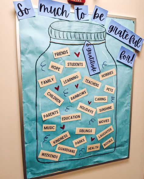 Gratitude Jar Bulletin Board Motivational Bulletin Boards For School, Mentor Board Ideas, Decorate Poster Board Ideas, Themes For Board Decoration, Work Gratitude Board, Teaching Boards Ideas, Bulletin Ideas For School, School Project Board Ideas, Encouragement Boards Work