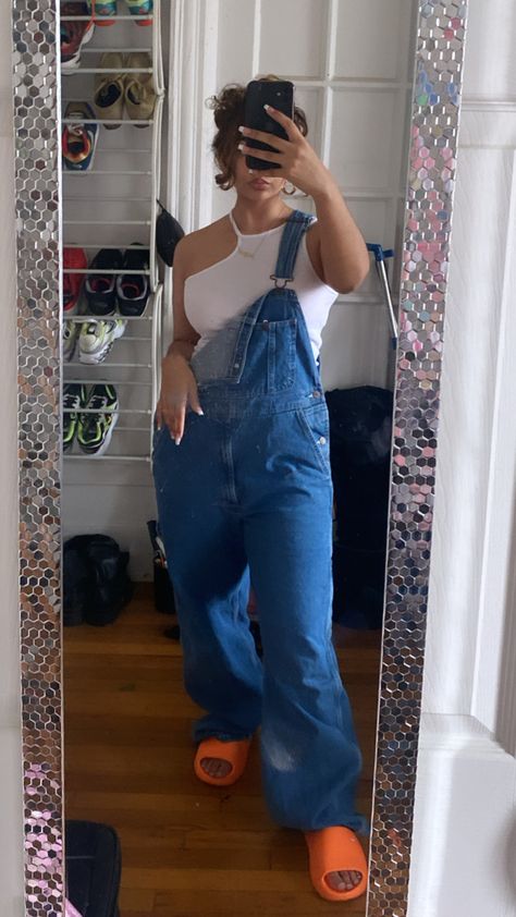 Baddie Overall Outfits, Overalls Black Women, Overalls Outfit Summer Aesthetic, Jean Overall Outfits Summer, Overalls Outfit Black Women, Oversized Overalls Outfit, Overall Outfits Summer, Jean Overall Outfits, Overalls Outfit Aesthetic