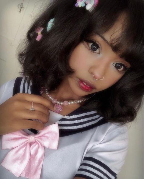 Gyaru Makeup, Gyaru Fashion, Doll Makeup, Hair Inspo Color, Girls Makeup, Pretty Makeup, Cute Makeup, Kawaii Fashion, Pretty Hairstyles