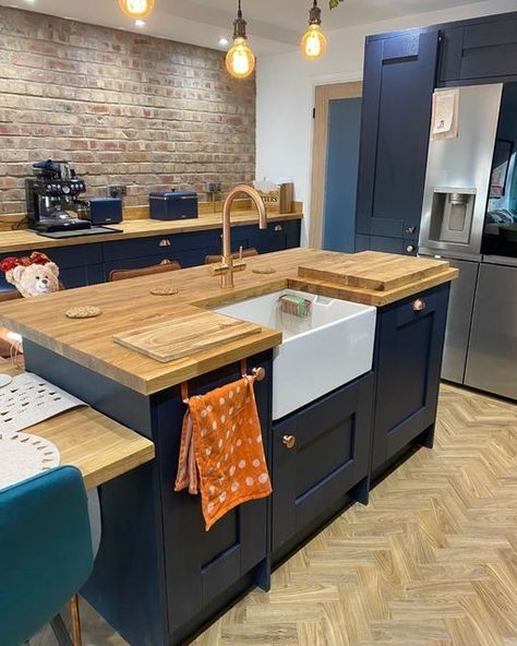 Navy Blue And Wood Kitchen, Navy Kitchen Cabinets Wood Countertops, Navy And Wood Kitchen Ideas, Navy Kitchen Cupboards, Dark Blue And Wood Kitchen, Kitchen Ideas Dark Blue, Navy And Timber Kitchen, Kitchen With Oak Worktop, Blue Oak Kitchen