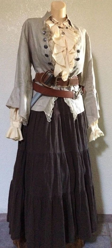 Pirate Outfit Women, Pirate Halloween Costume, Pirate Aesthetic, Female Pirate, Pirate Garb, Pirate Costumes, Pirate Dress, Theater Costumes, Pirate Cosplay