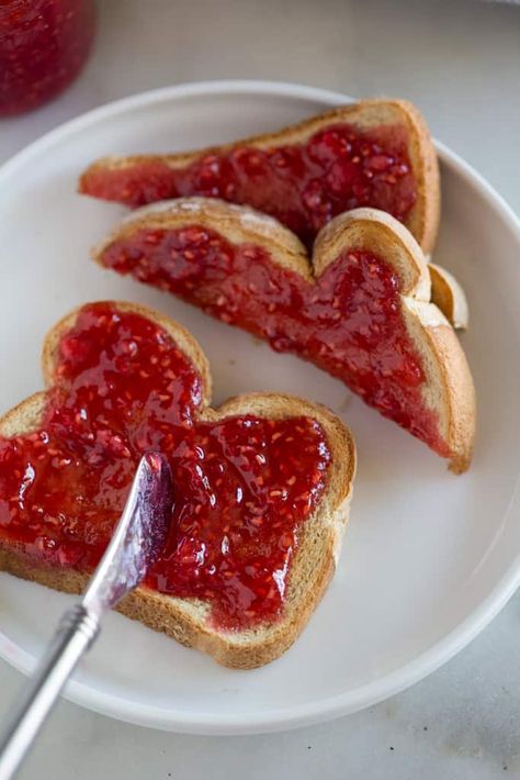 Raspberry Jam Aesthetic, Raspberry Freezer Jam Recipe, Bread With Jam, Jam And Bread, Toast And Jam, Jam Bread, Jam On Toast, Raspberry Freezer Jam, Homemade Raspberry Jam