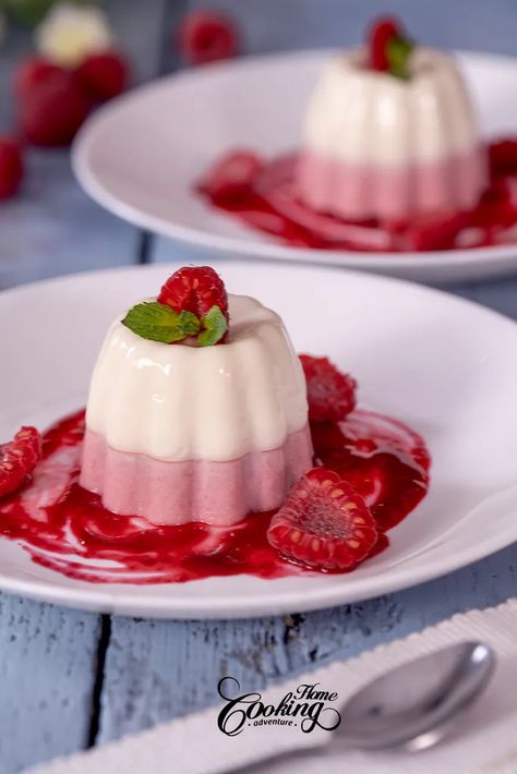 Raspberry Panna Cotta, Hospitality Ideas, Peanut Butter Oat Bars, Chocolate Panna Cotta, Raspberry Mousse Cake, Panna Cotta Recipe, Raspberry Coulis, Decadent Chocolate Desserts, Impressive Desserts