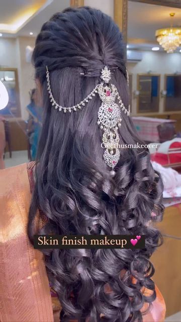 Engagement Hairstyles On Saree, Sister Bride Hairstyle, Kanku Pagla Hairstyle, Hairstyle For Engagement Bride In Saree, Bridal Reception Hairstyle For Lehenga, Reception Hairstyles Indian Saree, Reception Hairstyles Indian Brides Lehenga, Lehenga Hairstyles Receptions, Reception Hairstyles Indian Brides