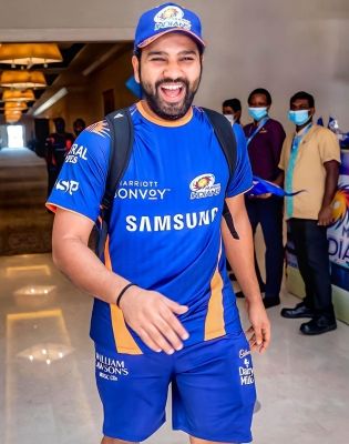 Rohit Sharma Smile, Rohit Sharma Mi, Smile Hd, Graeme Smith, Indian Cricketers, Panda Stuff, Shadi Card, Cricket Poster, Ipl 2022