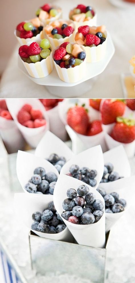 Skip the Cake and Go for #These Cute #Wedding Desserts ... Unique Wedding Food, Wedding Buffet Food, Buffet Dessert, Dessert Mini, Food Buffet, Fruit Bar, Fruit Serving, Wedding Dessert Table, Fruit Cups