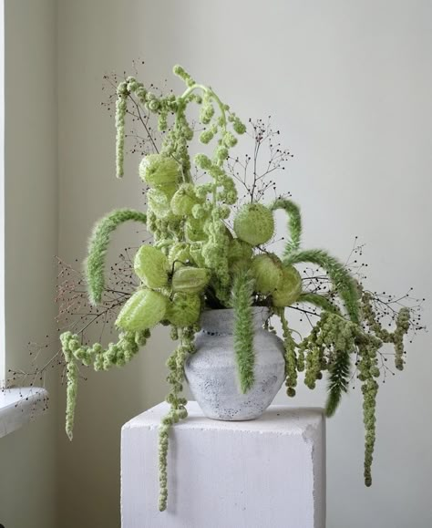 Wedding Color Pallet, Greenery Arrangements, Flora Design, Flower Artists, Bouquet Arrangements, Living Life, Centerpiece Decorations, Floral Style, Ikebana