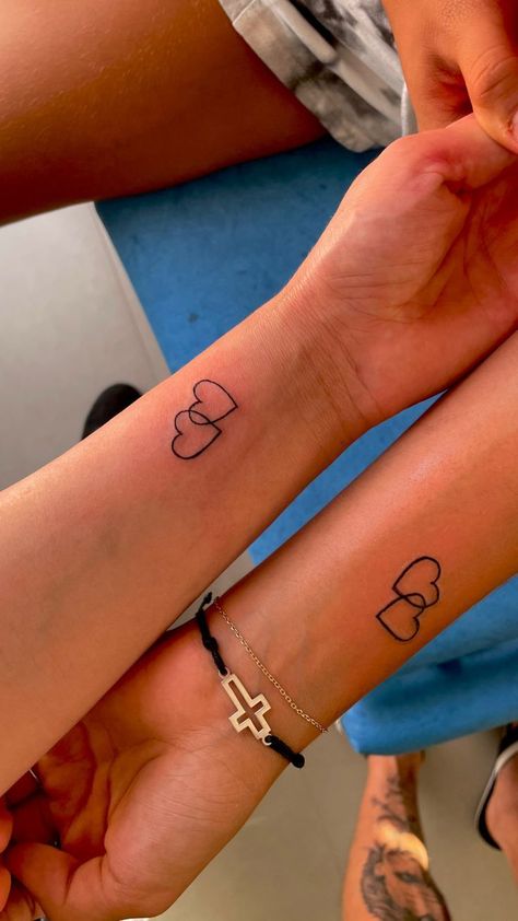 Tattoo Mama E Hija, Mam Tattoo, Matching Tattoos Mom And Daughter, Cousin Tattoos, Maching Tattoos, Mama Tattoo, Mom Daughter Tattoos, Cute Matching Tattoos, Matching Friend Tattoos