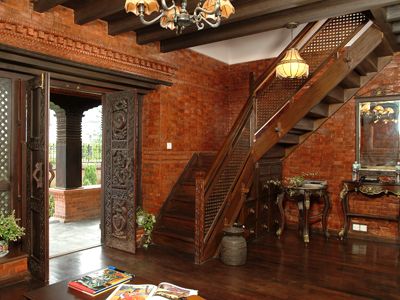 Newari interior Nepali Architecture House, Naalukettu House Interior, Newari House Design, Nepali Home Decor, Nepali House Design, Nepali Interior, Newari Interior, Nepali House, Newari Architecture