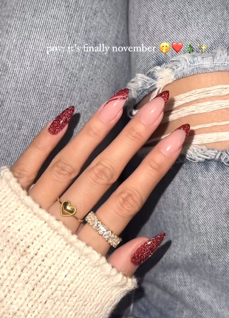 Red glitter christmas nails inspo Red Glitter Design Nails, New Years Nails Red Glitter, Red Acrylic Nails Almond Glitter, Red Nails Design Prom, Red With Sparkle Nails, Nails Prom Red Dress, Red Nail Prom Ideas, Red Ball Nails, Sparkly Red Nails Christmas