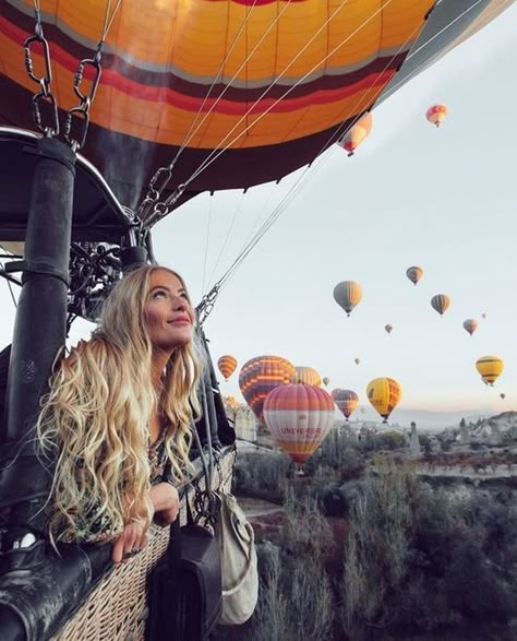 Cool Instagram, Travel Inspo, Oh The Places Youll Go, Travel Lifestyle, Hot Air Balloon, Air Balloon, Hot Air, Travel Photos, The Sky