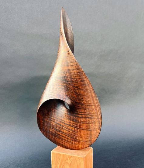 Abstract Wood Carving, Wood Carving Art Sculpture, Wood Sculpture Art, Horse Art Drawing, Organic Sculpture, Wood Furniture Design, Geometric Design Art, Wood Carving Designs, Wood Vase