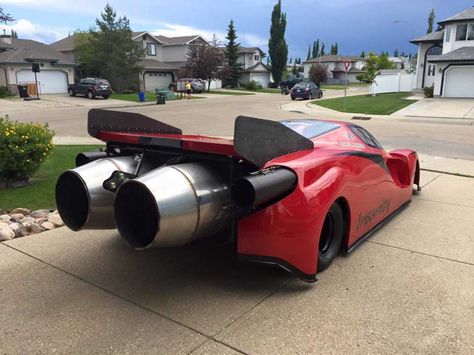 This Totally Insane Ferrari Tricked Out With Jet Engines Can Do Over 400 MPH. It's no wonder this crazy custom is called "Insanity." Rocket Car, Porsche Factory, Crazy Cars, Ferrari Enzo, Bentley Car, Mc Laren, Jet Engine, Weird Cars, Big Car