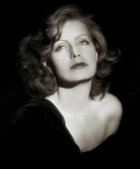 George Hurrell, Old Hollywood Actresses, Old Hollywood Movies, Greta Garbo, Old Hollywood Glam, Classic Movie Stars, Old Hollywood Stars, Classic Actresses, Glamour Shots