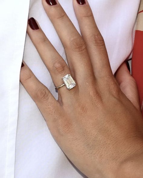 Engagement Ring Sofia Richie, Sofia Richie Wedding Ring, Carrie Bradshaw Engagement Ring, Sophia Richie Wedding Ring, Sophia Richie Ring, Sofia Richie Ring Stack, Sophia Richie Engagement Ring, Sofia Richie Ring, Sofia Richie Engagement Ring