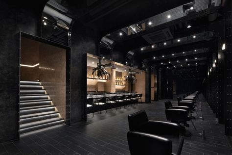 LYOTO hair salon by U.LAB, Seoul – South Korea » Retail Design Blog Dark Barbershop Design, Dark Hair Salon Interior, Dark Hair Salon, Dark Salon Aesthetic, Black Hair Salon Aesthetic, Black Salon Interior, Black Hair Salon, Barbershop Design Interior, Men Spa