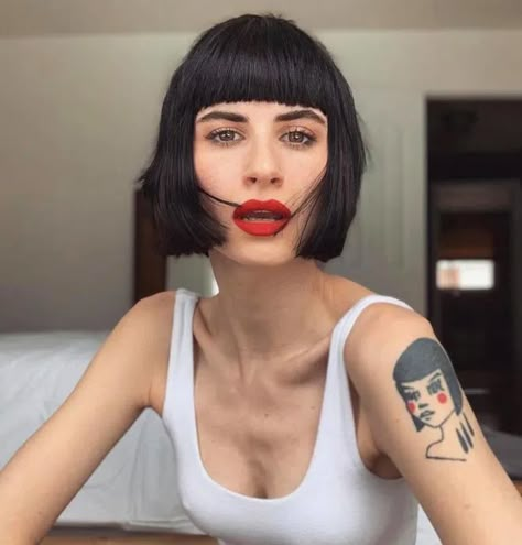 Box Bob Haircut With Bangs, Bob No Fringe, Micro Bangs And Bob, Short Black Hair With Bangs, Box Bob Haircut, Undone Bob With Bangs, Black Bob With Bangs, Bob With Bangs Hairstyles, Alternative Bob Haircut Bangs