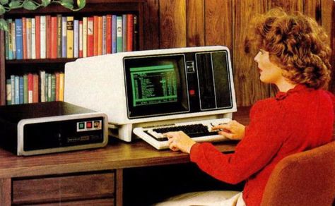 Here's a stack of images of women at computers in the 1980s. As you might have guessed, most are secretaries doing glamorless data entry fo... 1960s Computer, 1980 Computer, Computer Pose Reference, 70s Computer, Person On Computer, 1980s Computer, Computer Y2k, Computer On Desk, 90s Computer