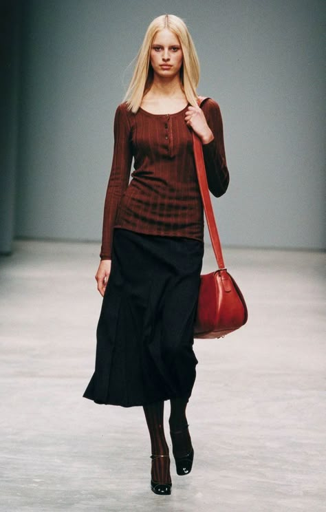 Work Siren, Runway Outfits, Run Through, Womenswear Fashion, 가을 패션, 90s Fashion, Autumn Winter Fashion, Runway Fashion, Fashion Inspo Outfits