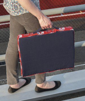 How to Make a Stadium Cushion Seat Cushions Diy, How To Make Piping, Get Uncomfortable, Bleacher Seating, Stadium Chairs, Cushion Ideas, Make A Pillow, Pretty Pillows, Sewing Cushions