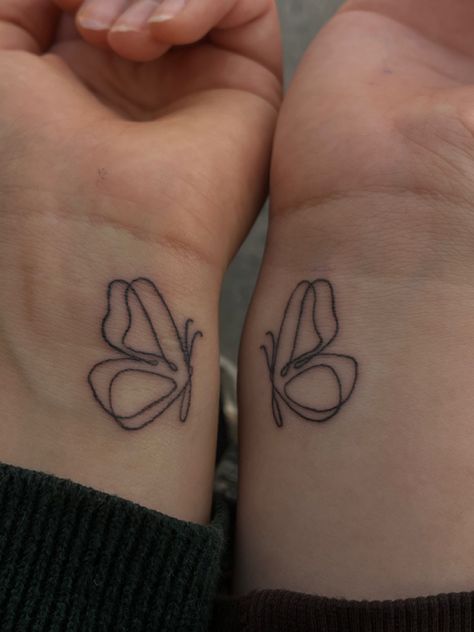 Matching Tattoos On Ankle, Cute Matching Flower Tattoos, Best Friend Tattoos Connecting, Summer Matching Tattoos, Cute Simple Matching Tattoos For Best Friends, Matching Tattoos Butterflies, Best Friend Phrase Tattoos, Cute Dainty Matching Tattoos, Matching Tattoos For Best Friends Small Meaningful