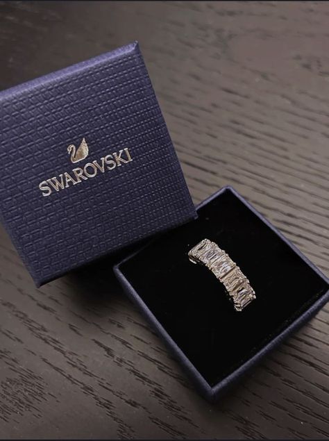 Swarovski Ring Aesthetic, Swarovski Jewelry Aesthetic, Couple Ring Design, Expensive Jewelry Luxury, Swarovski Ring, Luxe Jewelry, Jewelry Fashion Trends, Classy Jewelry, Expensive Jewelry