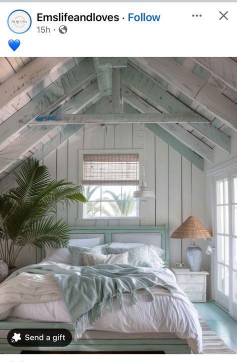 Cottage Exterior Design, Beach Cottage Ideas, Beach Cottage Exterior, Beach Interior Design, Small Beach Houses, Beach Style Decorating, Camp House, Beach House Bedroom, Coastal Bedroom Decorating