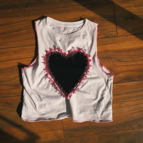 Reworked jersey love heart top with safety pin accents. Handmade punk aesthetic. Safety Pin Tank Top Diy, Safety Pin Shirt Ideas, Reworked Jersey, Safety Pin Tank Top, Safety Pin Top, Safety Pin Crop Top, Safety Pin Heart, Heart Safety Pin, Safety Pin Shirt