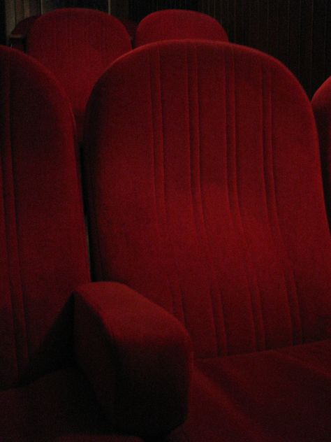 #red seats at the #cinema #theater #movies Movie Theater Seats Cinema, Movie Theater Seats, Movie Theater Aesthetic, Vintage Movie Theater, Movie Theatre Seats, Cinema Chairs, Series Ideas, Cinema Theater, Theater Chairs