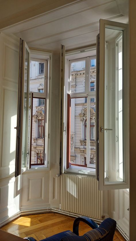 London Apartment Big Windows, Big Old Windows, Vienna Apartment Aesthetic, Madrid Apartment Aesthetic, Big Windows Aesthetic, Aesthetic Apartment Building, Big Window Apartment, Bay Window Aesthetic, San Francisco Apartment Aesthetic