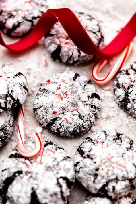 Peppermint Crinkle Cookies Recipe, Chocolate Peppermint Crinkle Cookies, Peppermint Crinkle Cookies, Simple Delicious Meals, Fudgy Cookies, Company Recipes, Crinkle Cookies Recipe, Chocolate Crinkle, Chocolate Peppermint Cookies