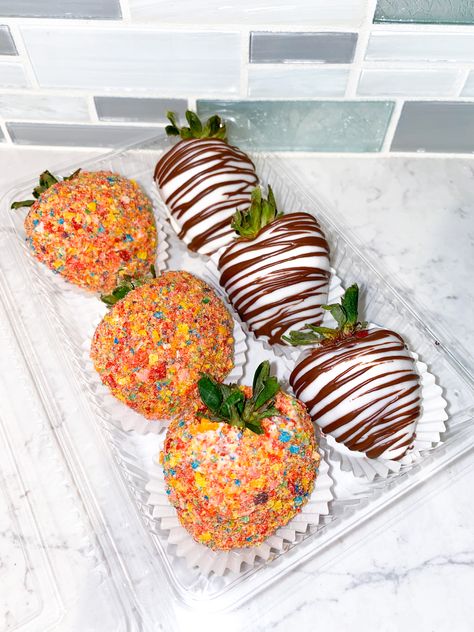 Fruity Pebbles Strawberries, Fruity Pebble, Dipped Strawberries, Covered Pretzels, Chocolate Covered Treats, Strawberry Dip, Fruity Pebbles, Chocolate Covered Pretzels, Covered Strawberries