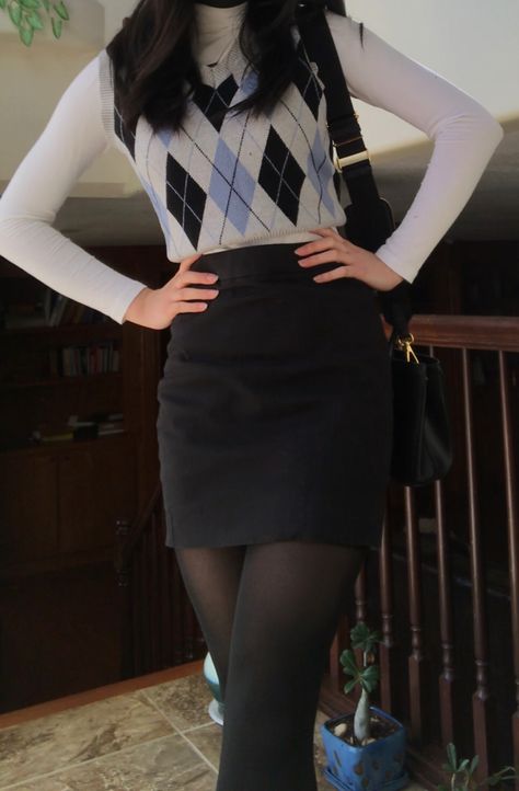 Skirt With Black Stockings Outfit, Pencil Skirt And Tights Outfit, Beige Skirt Black Tights, Sweater With Pencil Skirt, Skirt Stocking Outfit, Black Skirt Black Tights Outfit, Black Stockings With Skirt, Black Stockings Outfit Classy, Skirt With Stockings Outfit