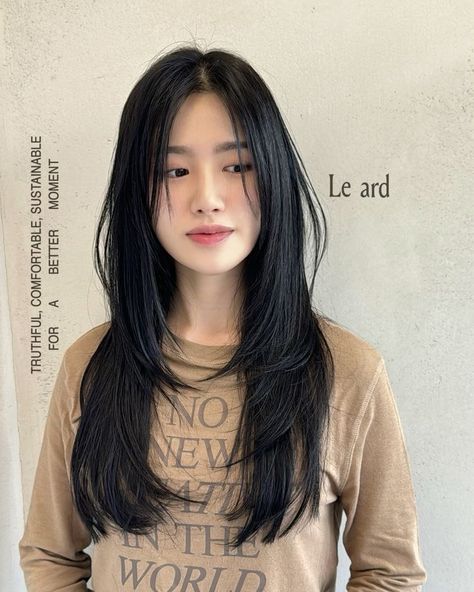 Asian Hair Long Layers, Haircut Asian Girl, Korean Long Hair, Black Hair Balayage, Medium Hair Styles For Women, Asian Haircut, Hair Inspiration Long, Hairstyles For Layered Hair, Haircuts For Medium Hair