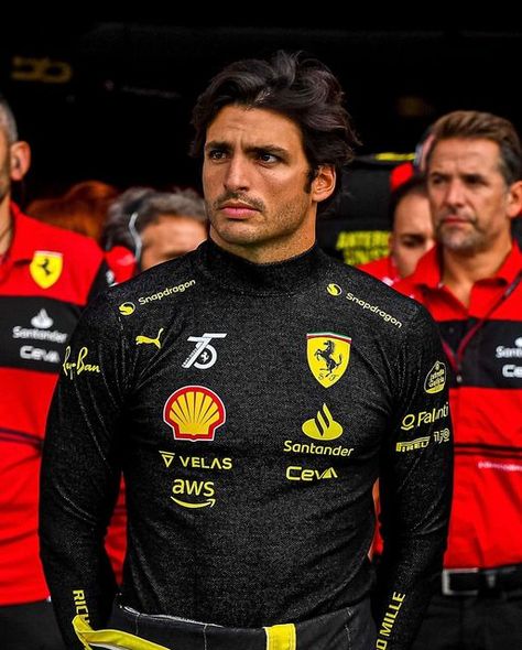 Carlos Sainz on Instagram: "Will miss these colors!! ⚫️🟡 - @scuderiaferrari #essereFerrari #Carlossainz" Carlos Sainz Hot Pics, Spanish Armada, F1 2022, F1 Wallpaper Hd, Formula 1 Car Racing, Smooth Operator, Formula 1 Car, Michael Schumacher, Richard Mille