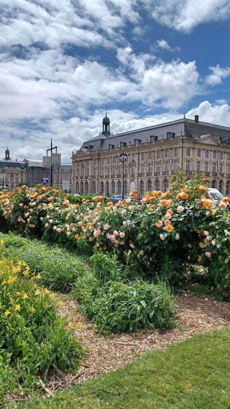 Quais Bordeaux Bordeaux France Aesthetic, Bordeaux Aesthetic, France Vibes, Paris Life, France Aesthetic, Bordeaux France, Aesthetic Vintage, Travel Bucket List, Us Travel