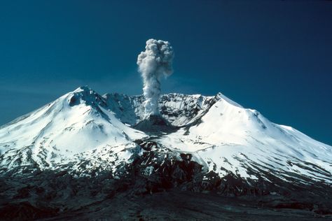 top of mt. saint helens, washington state Mount St Helens Eruption, Mt St Helens Eruption, Mt Saint Helens, Mount Saint Helens, Lava Dome, Washington State Hikes, Mt St Helens, Mount St Helens, Saint Helens