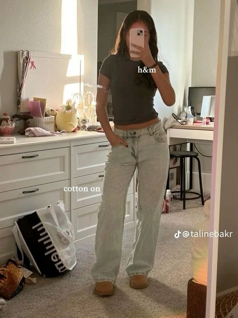 New School Outfit Ideas, Neutral School Outfits, Simple But Cute School Outfits, Lazy Back To School Outfits, Cute Not Basic Outfits, Convention Outfits Business, Jean Fits For School, Basic School Outfits Jeans, Size 00 Outfits